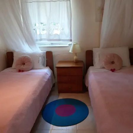 Galaxy House Longós
